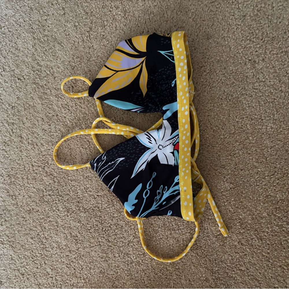 Cute Hurley bikini top